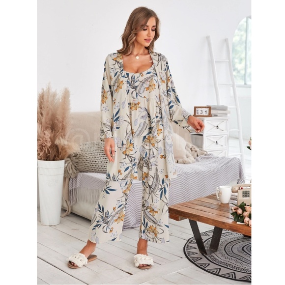 3 Piece Beige Floral Print Pajama Set - Picture 4 of 7